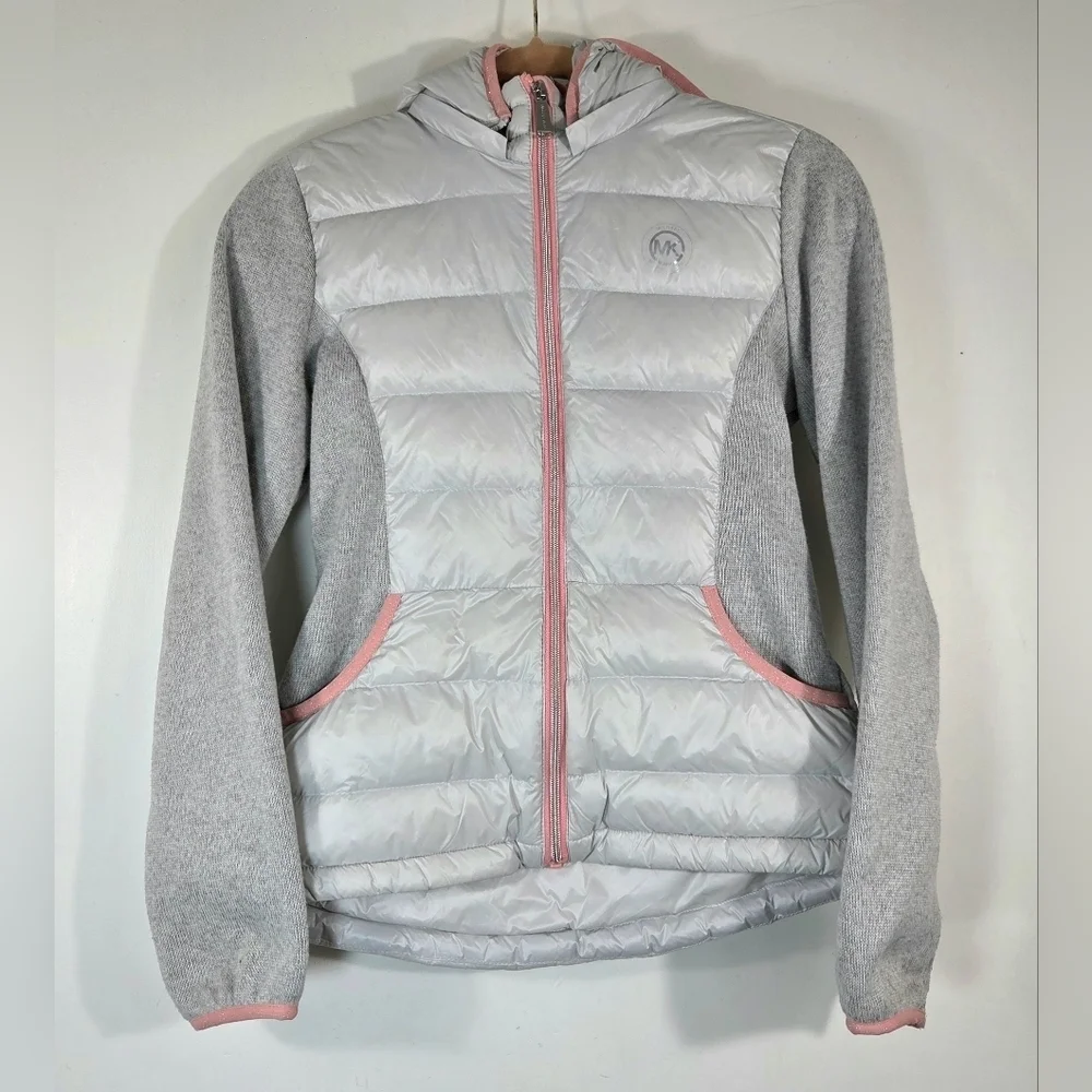 MICHAEL KORS DOWN FILL KNIT SLEEVE PUFFER JACKET.